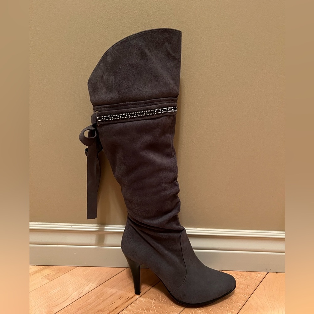 Heeled Dress Boots - Grey